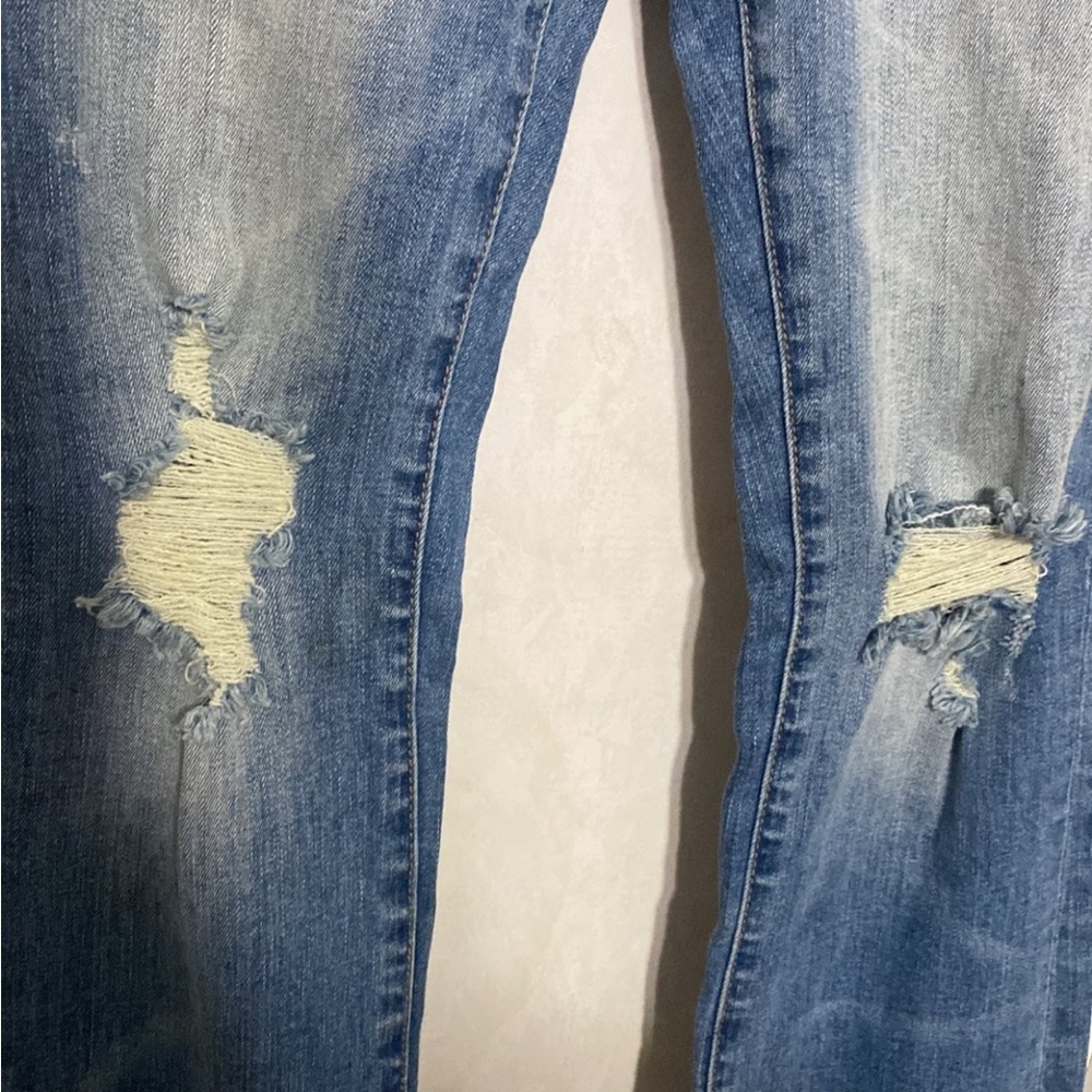 Distressed Cropped/ Capri Size 3 - Picture 9 of 12